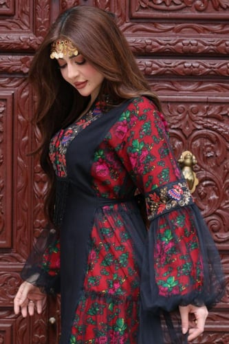 جلابية كريب بحريني ممزوجة بشالكي و تل اسود