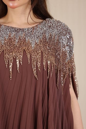 جلابية كسرات بخامة الجورجيت وتطريز في الصدر