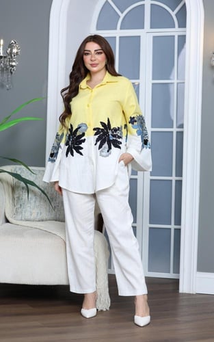 طقم بتطريز مورد واكمام واسعة