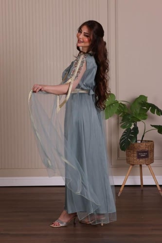 قفطان مغربي قطعتين من الساتان والتل المطرز بالكرست...