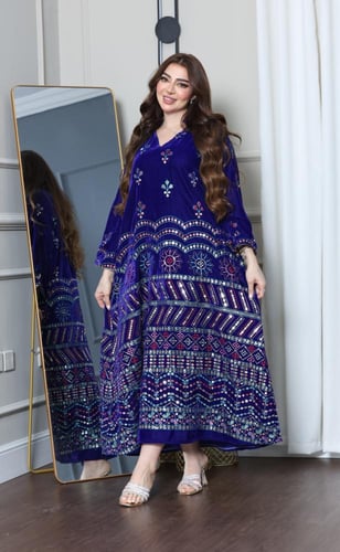 جلابية مخمل بتطريز ملون