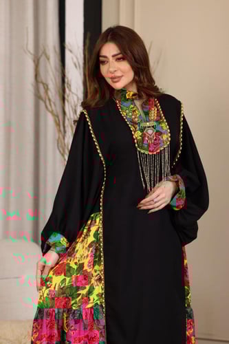 جلابية كريب بحريني بجوانب شالكي ملون وأكسسوارات في...