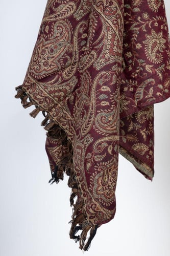 شال كشميري ثقيل بنقوشات جميلة