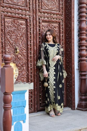 جلابية ( نشل ) بالتل والتطريز الذهبي