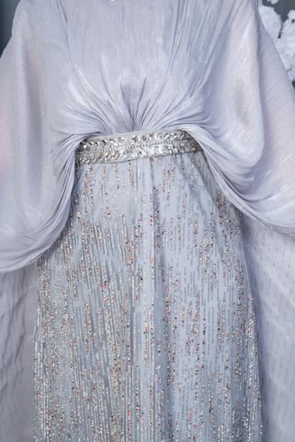 جلابية بخامة الاورجنزا راقية بلون رمادي ولمعة زاهي...