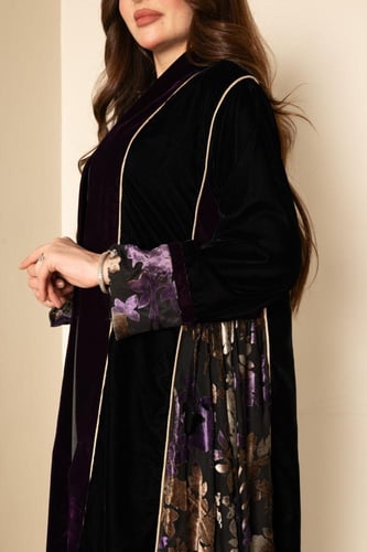 جلابية مخمل قطعتين بإضافة الشيفون المورد بالقطيفة