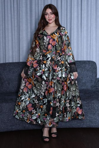 جلابية بتطريز ترتر لامع – بألوان أورنج وموف