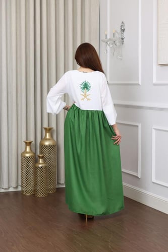 جلابية لينن بتطريز شك في الصدر و الاكمام