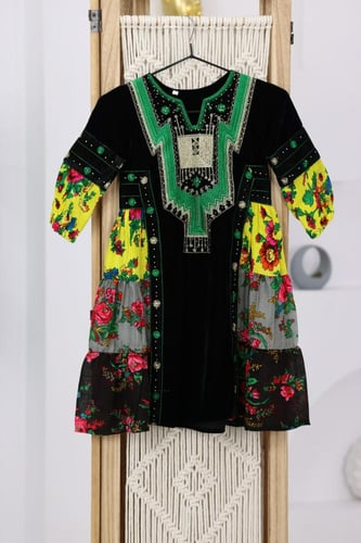 جلابية مخمل بناتية بتطريز عسيري وتداخل الكلفة الجن...