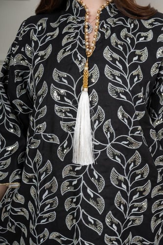 جلابية لينن مطرزة بتطريز لماع رائع