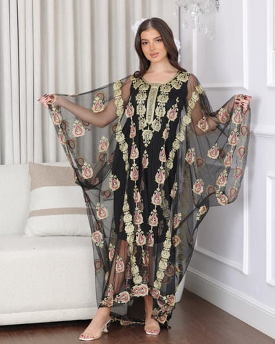 جلابية ( نشل ) بالتل والتطريز الذهبي