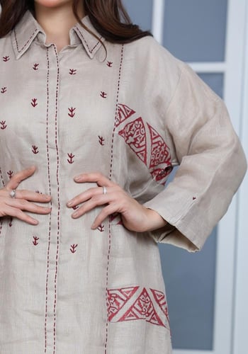 جلابية لبنن بنقوشات حجازية
