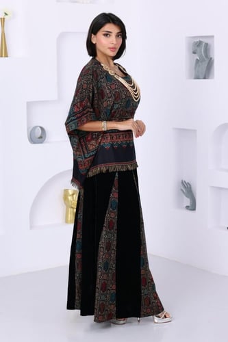 جلابية مخمل متصلة بالقماش الكشميري وحزام بإضافة عق...