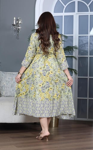 جلابية قطن مشجرة بتطريز في الصدر