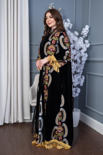 جلابية مخمل بنقوشات عصرية - موديل عباية