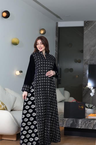 جلابية مخمل بتطريز كمبيوتر