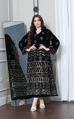 جلابية مخمل بتطريز ملون