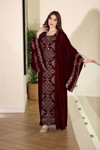 جلابية مخمل كويتية بتطريز قصب وأكمام فرنسية