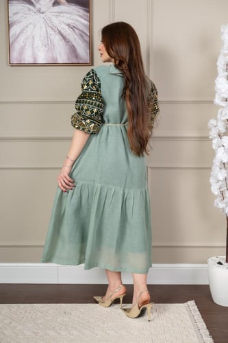 جلابية لينن ممزوجة بأكمام لينن مطرز