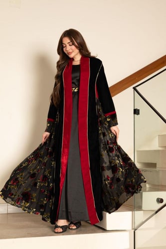 جلابية مخمل قطعتين بإضافة الشيفون المورد بالقطيفة