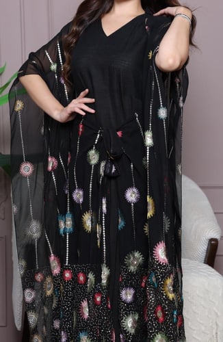 جلابية قطعتين مدمجة بأكمام شيفون مطرز ولينن