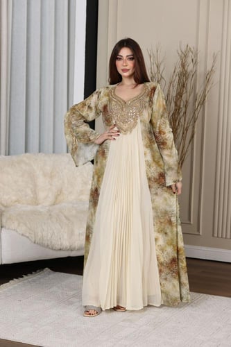 جلابية شيفون بإضافة كرستالات في الصدر والكم