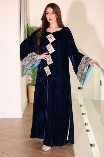 جلابية مخمل ممزوجة بخامة رايون مشجر بالترتر في الا...