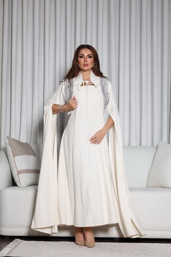 جلابية لينن قطعتين بكم طويل مفتوح مطرزة في الاكتاف