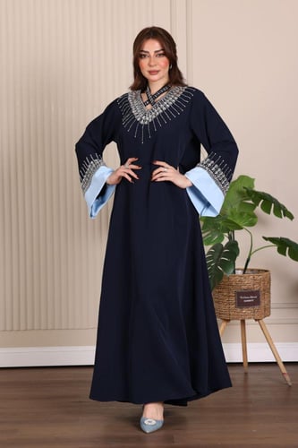 جلابية بخامة باربي مطرزة بالكرستال في الصدر و الاك...