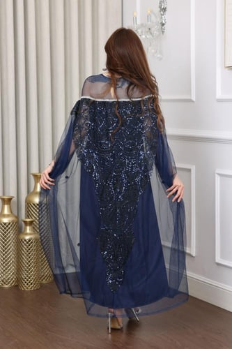 فستان تل بكلفة مطرزة