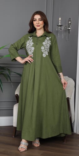 جلابية لينن بتطريز في الصدر بـ 3 ازرار