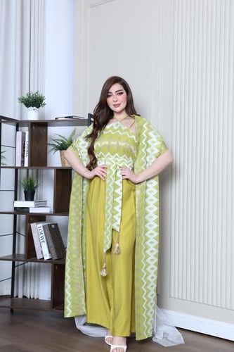 طقم افرول جميل مع شال طويل ابيض وذهبي متصل بتل في...