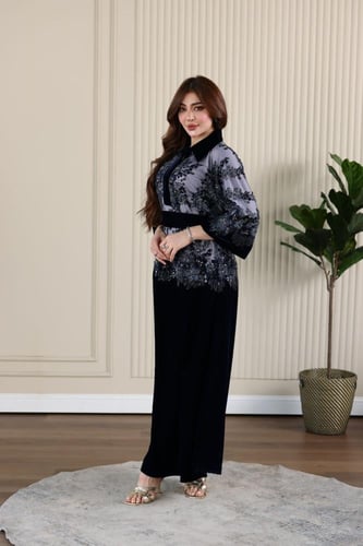 جلابية مخمل ممزوجة بخامة التل المطرز