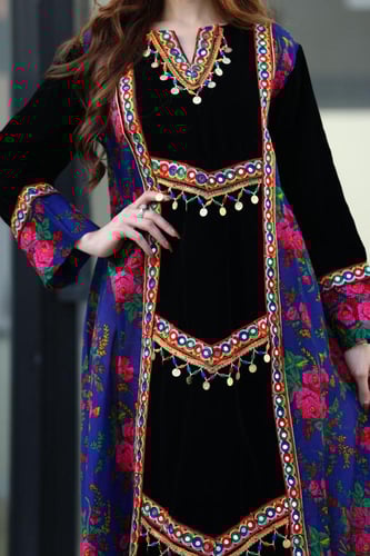 جلابية مخمل ممزوجة بخامة الشالكي التراثي