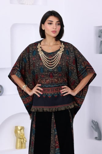 جلابية مخمل متصلة بالقماش الكشميري وحزام بإضافة عق...