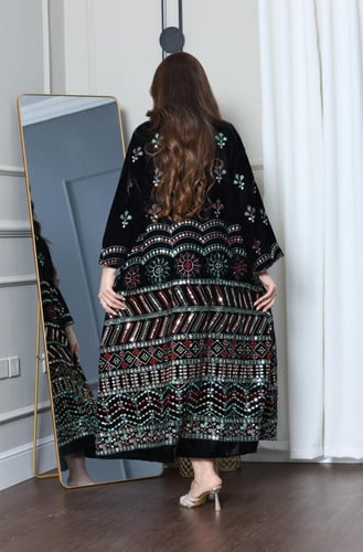 جلابية مخمل بتطريز ملون