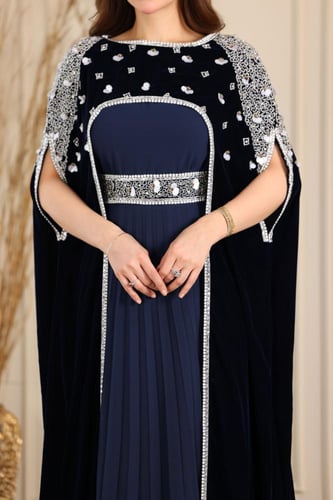 جلابية مخمل بتطريز شك يدوي قطعتين