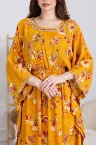 جلابية رايون قطن ( فراشة ) بتطريز خفيف في الصدر