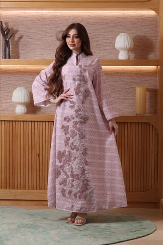 جلابية بتطريز مورد