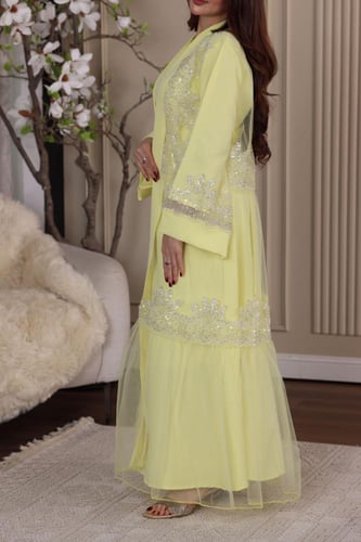 جلابية قطعتين بخامة باربي وبشت من التل المطرز