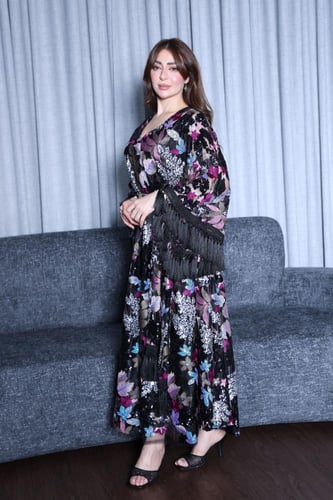 جلابية بتطريز ترتر لامع – بألوان أورنج وموف