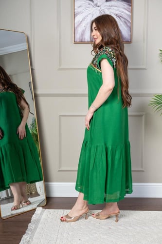 جلابية لينن ( نسائية ) بتطريز رائع في الصدر