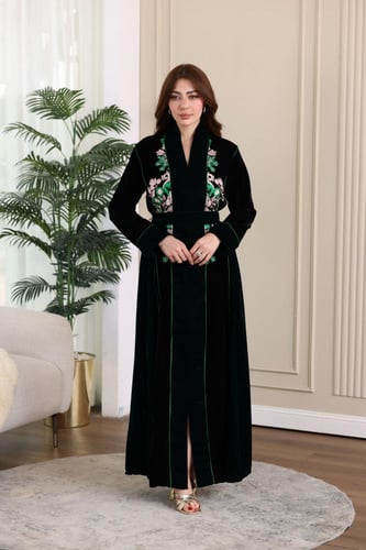 جلابية مخمل بتطريز كمبيوتر في الامام والخلف