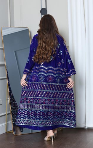 جلابية مخمل بتطريز ملون