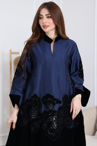 جلابية مخمل ممزوجة بخامة تفته واقفة وكلفة مطرزة في...