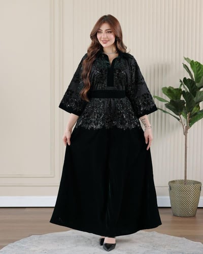 جلابية مخمل ممزوجة بخامة التل المطرز