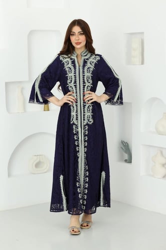 جلابية دانتين بتطريز مغربي أنيق