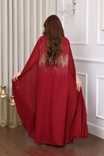 جلابية كريب مطرزة بالترتر في في الوسط بإضافة خامة...