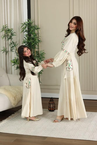 جلابية لينن ( بناتية ) بنقوشات رمضانية في الصدو وا...