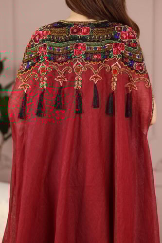 جلابية لينن خيش بتدخيله خامة الشالكي وتطريز أنيق